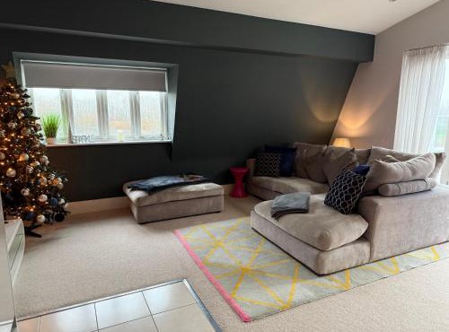 HM111 Penthouse Apartment with Lake View & free Spa Access- Lower Mill Estate Cotswolds