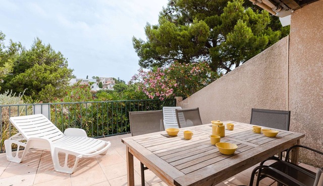 HM12 : NARBONNE-PLAGE : 2 bedroom-pavillon with pool