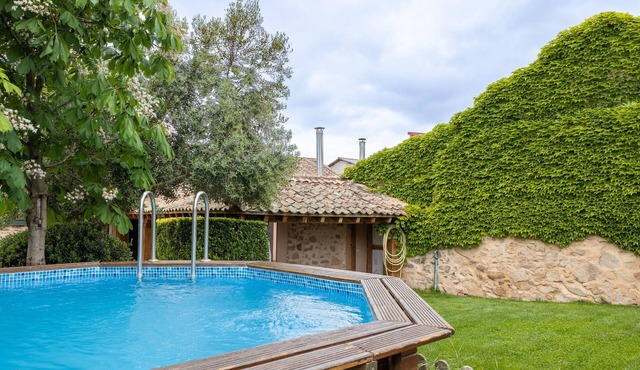Holiday Home 'La Casona Y Casitas De Tabladillo' with Private Pool, Private Terrace and Garden