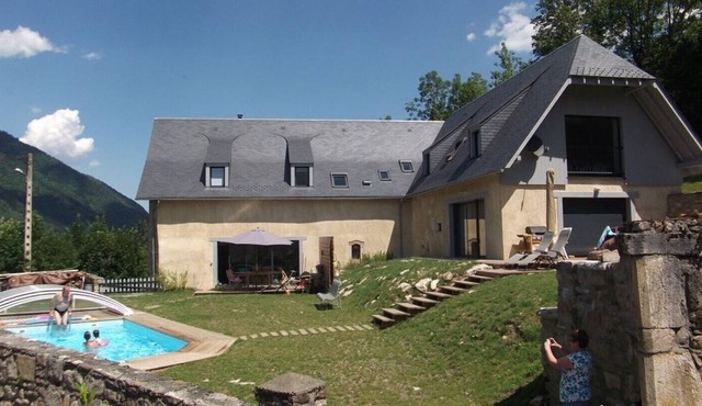House rentals lodging Pyrenees Arreau Loudenvielle Swimming pool cyclo ski