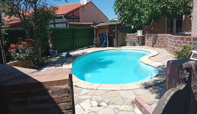 Holiday Home 'Avec Piscine 12 Personnes' with Private Pool, Shared Terrace and Wi-Fi