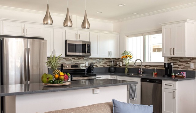 Ho'omaha Haven, Modern Remodel, 2 Kitchens, A/C