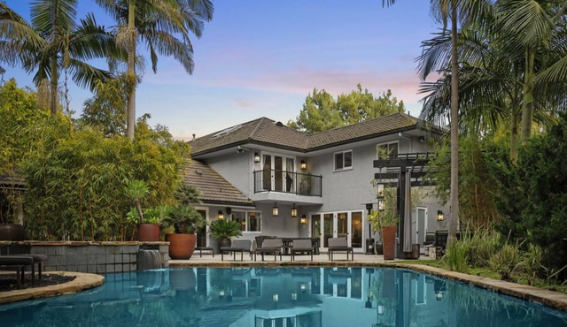 Hobart - Luxury Los Angeles Villa w/ Pool + Spa