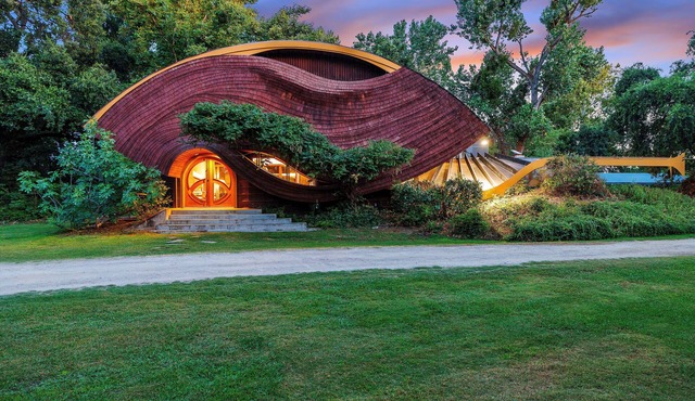 Hobbit House at Collins Creek