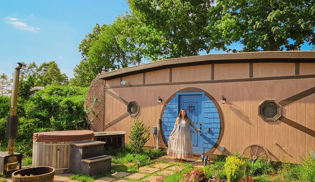 Hobbit Inspired Fairytale Hocking Hills State Park 3 mi away Pet Friendly