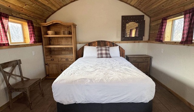Hobbit Mountain Hideaway #2, Wolf Springs Ranch