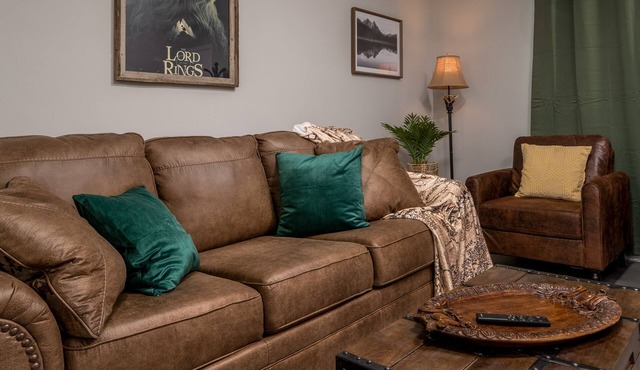 Hobbiton Charm 2 BR Townhouse with LOTR inspired theme.