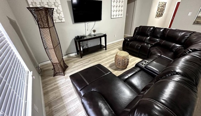 Hobby Airport/Downtown/Nasa - 3 Beds, 2 Baths