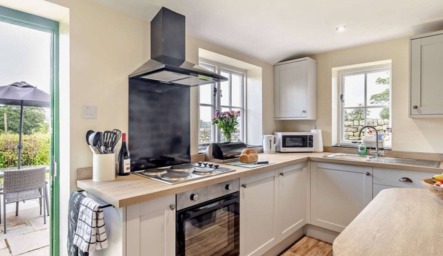 Hobcroft Cottage - One Bedroom House, Sleeps 2