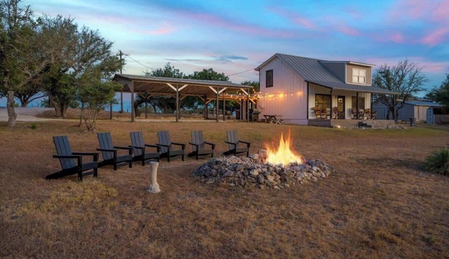 Hochland Haus Hill Country Views