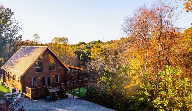 Hocking Hills Naturescape ~ Fast Wifi ~ Hot Tub ~ Close to the Caves, Trails