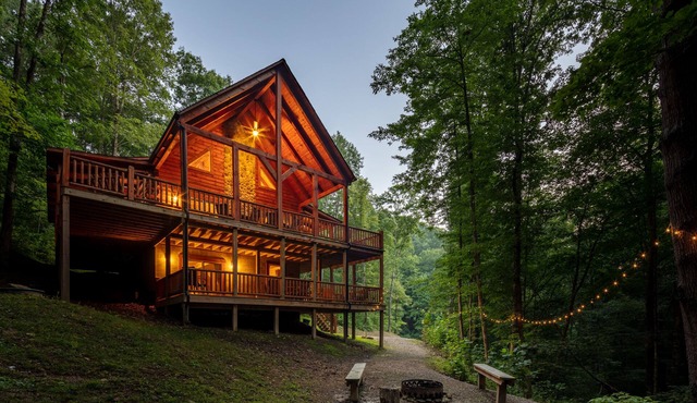 Hocking Hills Paradise! 🌿 Hot Tub ~ Near Caves ~ WiFi ~ Serene, Secluded 🌿