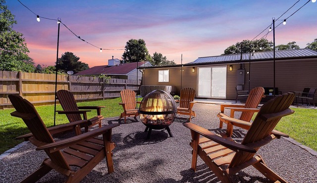 Hocking Hills Hideaway: Relaxing Retreat with Hot Tub, Fire Pit, Pool Table!