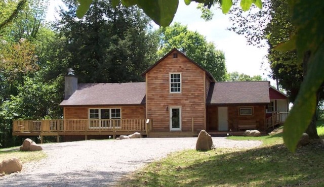 Hocking Hills Lodge on 80 acres -HotTub & GameRoom