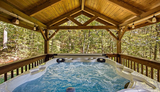 Hocking Hills Secluded Cabin Hot Tub Fireplace