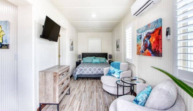 Hockley Creek Colorful Home #1