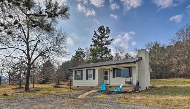 Hodgen Cottage on 650 Acres, Cozy & Scenic