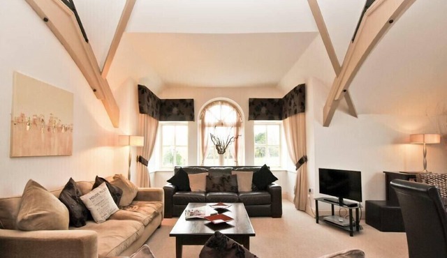 HODGKIN HALL, family friendly, character holiday cottage in Lowick