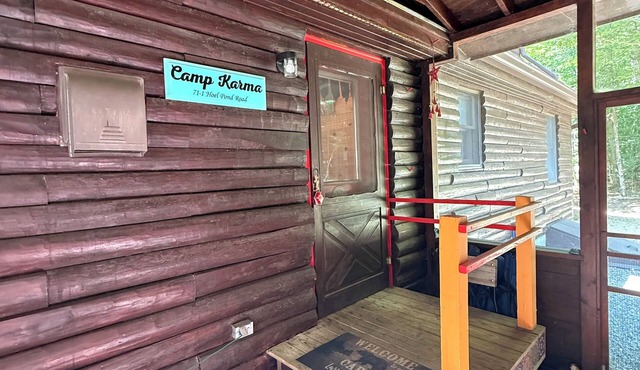 Hoel Pond Hideaway@Saranac Inn