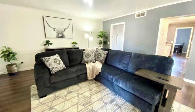 Hoff Gardens 40 - 3BR 2BA - Downtown Lubbock