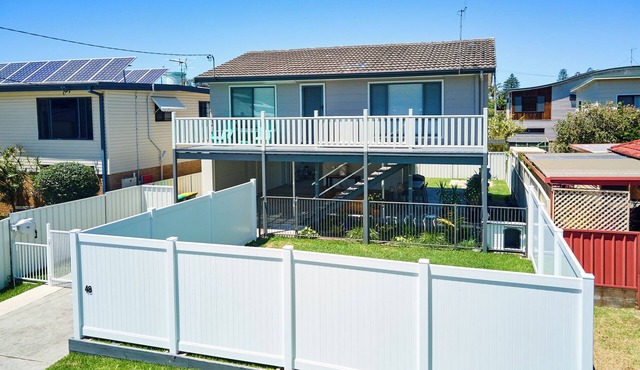 Hogan Street Retreat relax and enjoy the outside entertainers delight