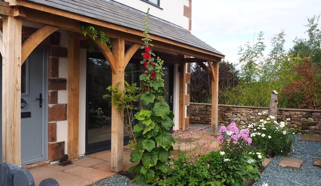 Hoglet Cottage with Hot Tub, Dalston, Carlisle, Lakes, Hadrian's Wall, Lake Dist