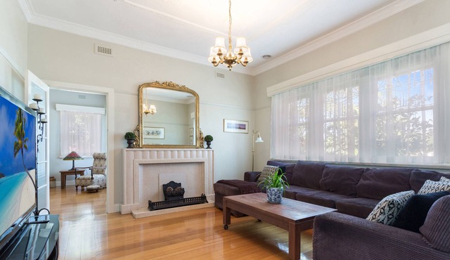 HogmortHomes 4BR 2km CBD Family & Pet Friendly