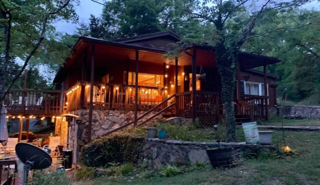 Hokie House on Claytor Lake w/private story dock