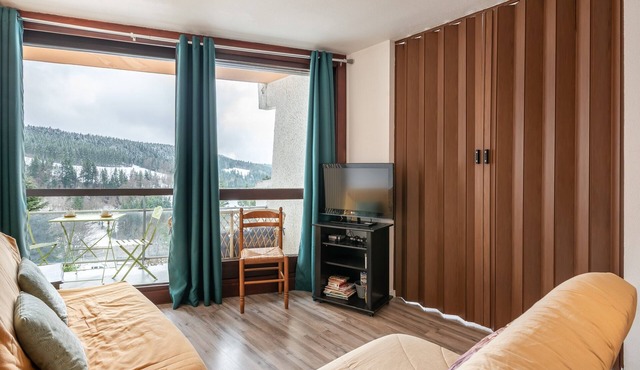 Holiday Home “Escapade Nature Ski Rando Farniente” with Mountain View & Balcony