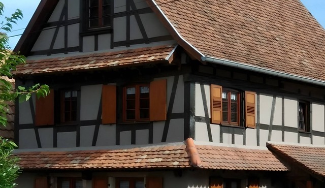 Holiday Home “La Maison De Mediovilla” with Private Terrace, Garden and Wi-Fi