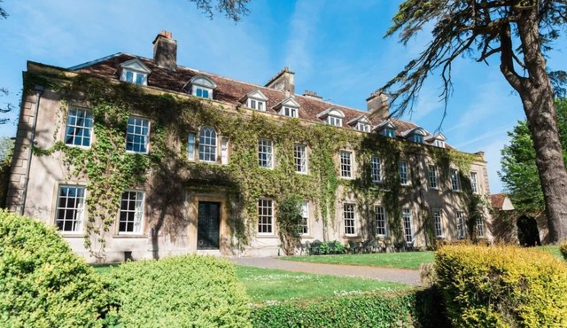 Holbrook Manor & Spa.