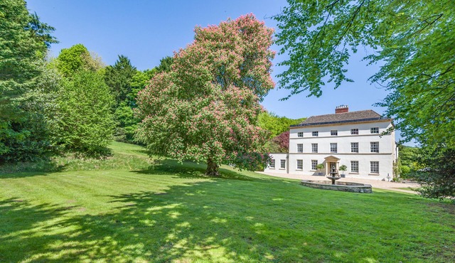 Holcombe House - Five Bedroom House, Sleeps 11