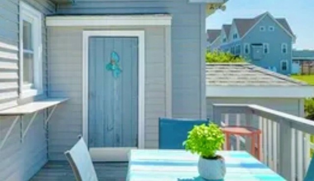 Holden' at the Beach - Perfect 3-bedroom house in Matunuck for your getaway