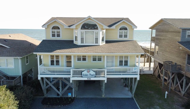 "Holden Peach" - Luxury Oceanfront Home, 4 Bedrooms/4.5 Bathrooms