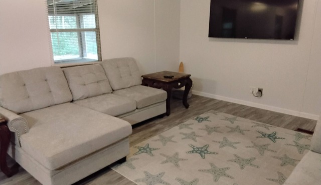 Holden the keys to paradise! Perfect spot for family, fun and beachs!