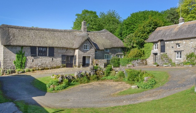 HOLE FARM, pet friendly, character holiday cottage in Chagford