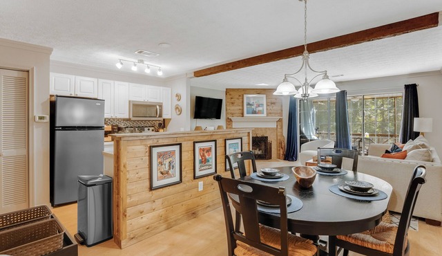 "Hole in One" Lake Martin Condo-charming near Auburn/Dadeville