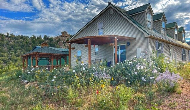 Hole In The Wall Ranch
