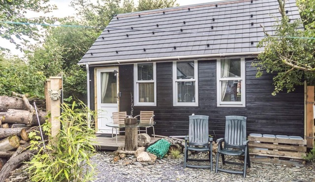 Holey Moley Lodge - 2 Bedroom - Llanteg
