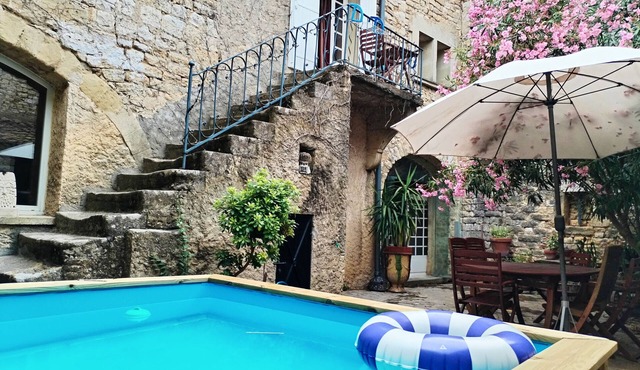 Holiday Home 'La Maison De Thomas' with Private Pool, Private Garden and Wi-Fi