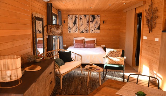 Holiday Home 'Lodge Exotique 1 - Mas De Rey' with Private Terrace, Wi-Fi and Air Conditioning