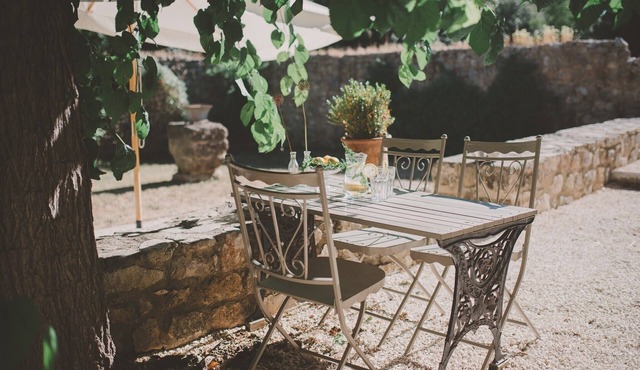 Holiday Home 'Renoir - Mas De Rey' with Private Terrace, Shared Garden and Wi-Fi