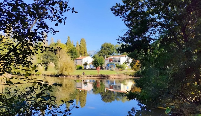 Holiday Home "Gîte Douceur de Vivre - Soleil" with Lake View, Pool and Wi-Fi