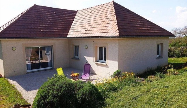 Holiday house La Chapelle sous Brancion for 1 - 4 persons with 2 bedrooms - Holiday home