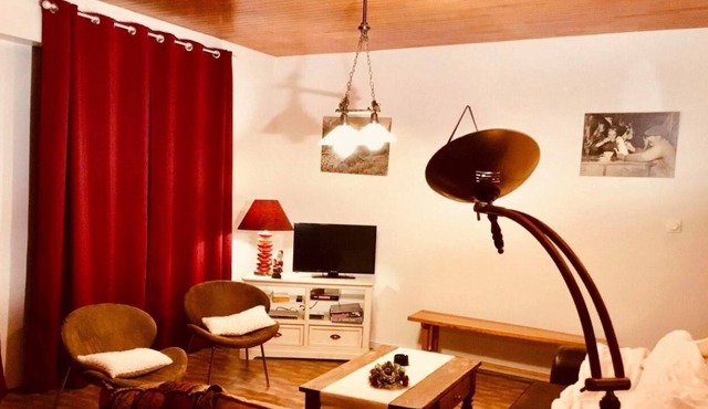 Holiday Home 'La Maison De Marie Le Rocher' with Shared Garden and Wi-Fi