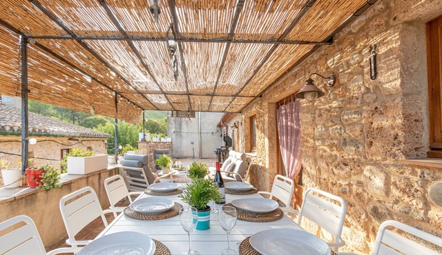 Holiday Home with Pool and Garden in Alt Empordà - Majordoms Sabater