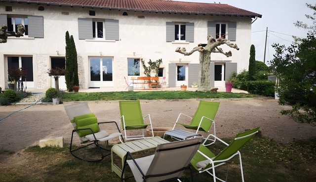 Holiday Home “Gîte En Beaujolais” with Wi-Fi