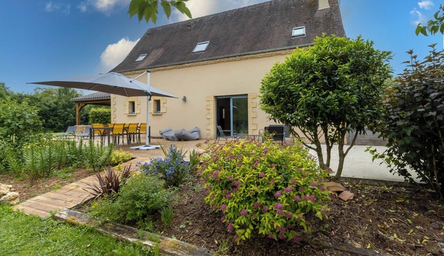 Holiday Home 'Maison Louise' with Private Terrace, Private Garden and Wi-Fi