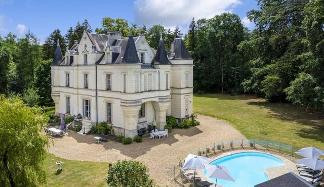 Holiday Chateau for Families and Groups