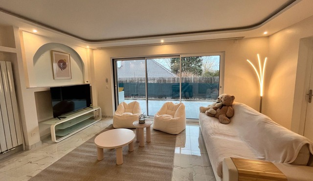 Holiday Home 'Standing, 4 Suites Avec Sdb' with Mountain View and Wi-Fi